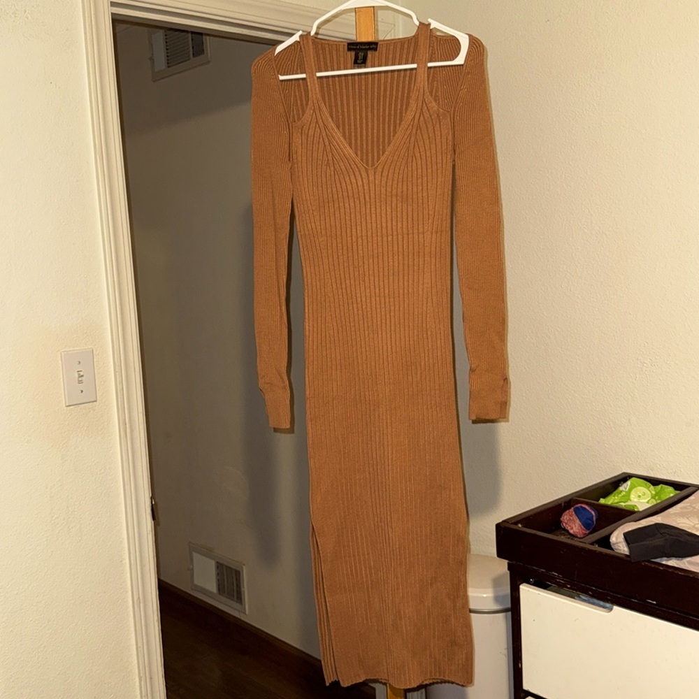 House of Harlow ribbed tan midi dress